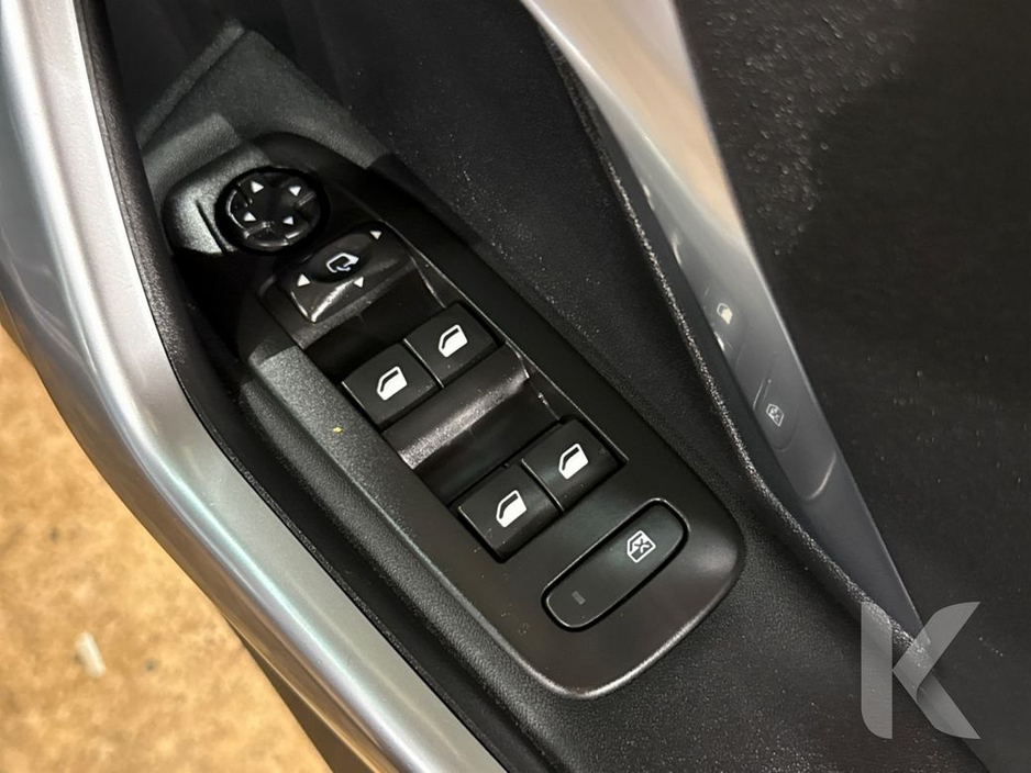 2020 Peugeot 2008 - image 17