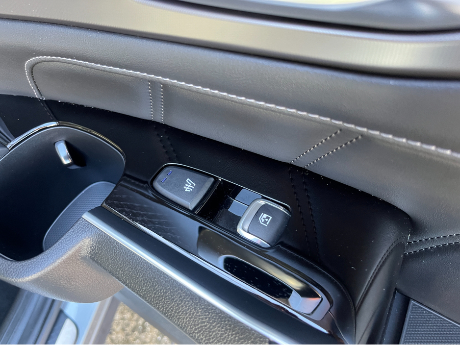 2025 Kia Sorento - image 15