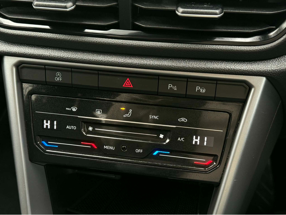 2024 Volkswagen T-Roc - image 16