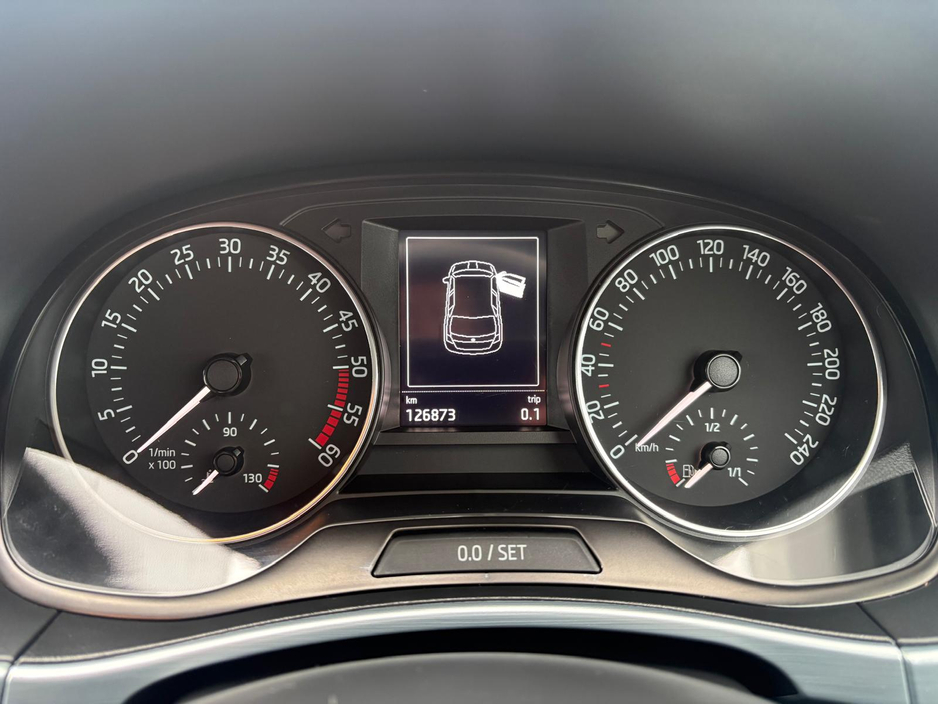 2016 Skoda Fabia - image 9