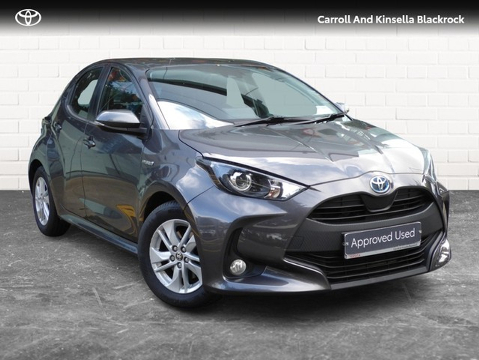 2023 Toyota Yaris Hybrid Luna €22,950