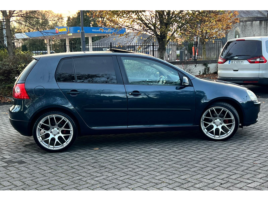 2004 Volkswagen Golf 1.6 COMFORT 5DR 102BHP €3,950