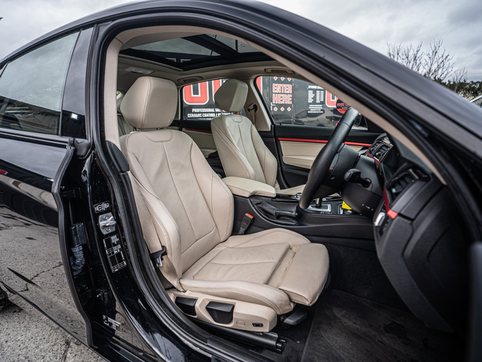 2016 BMW 3 Series - image 19