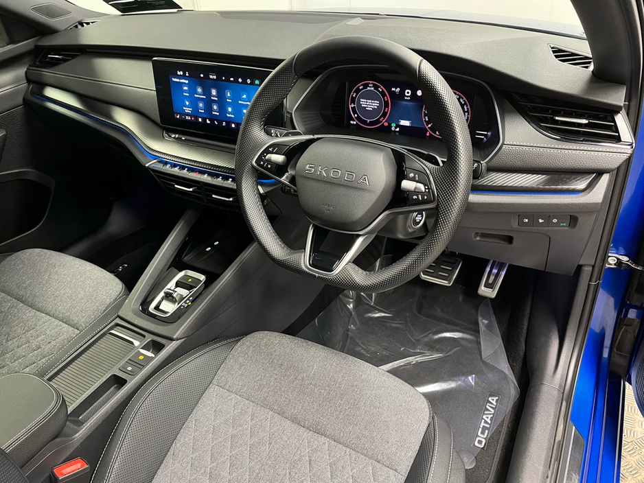 2025 Skoda Octavia - image 9