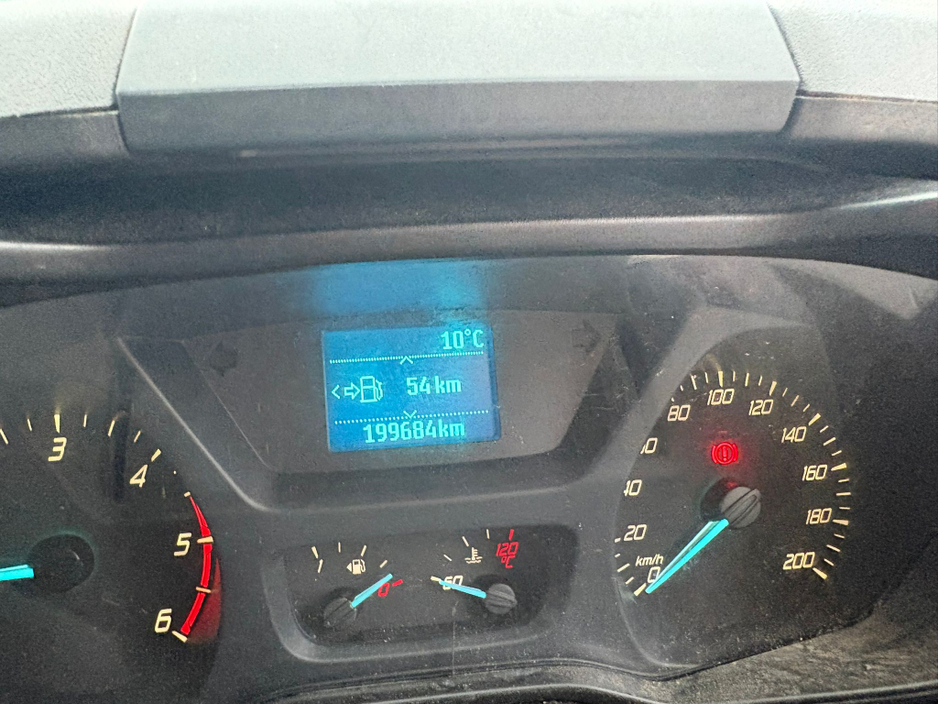 2015 Ford Transit Custom - image 7