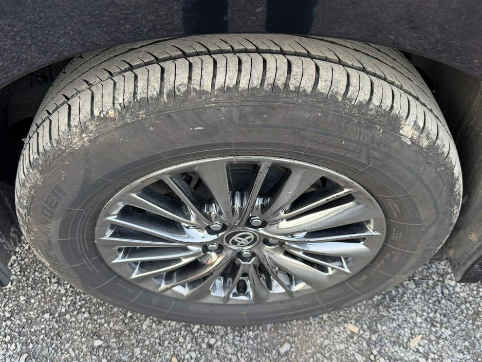 2021 Toyota Alphard - image 9