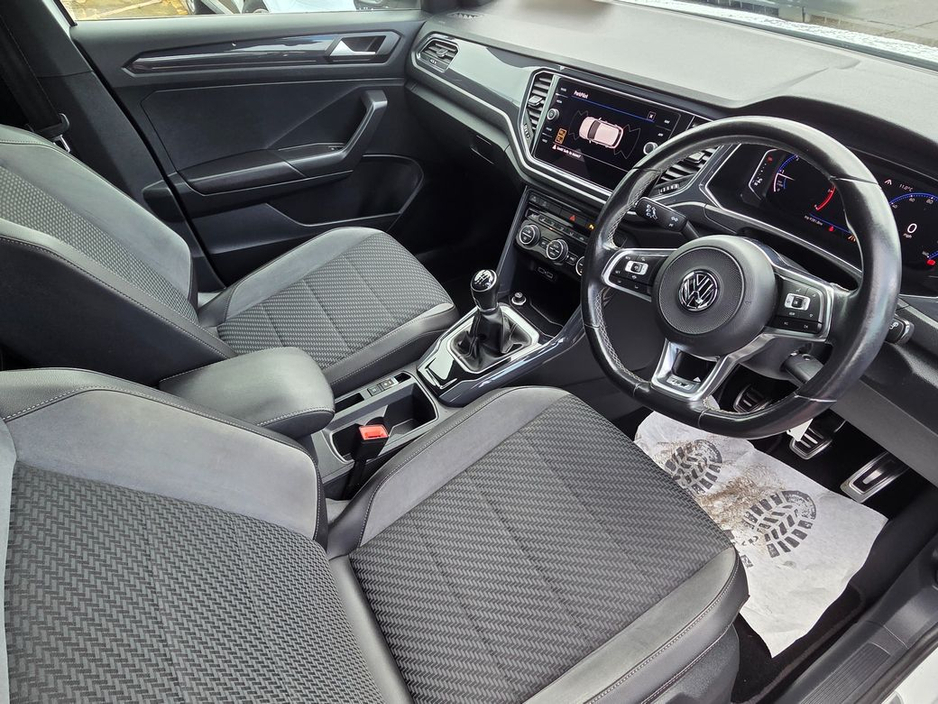 2018 Volkswagen T-Roc - image 10