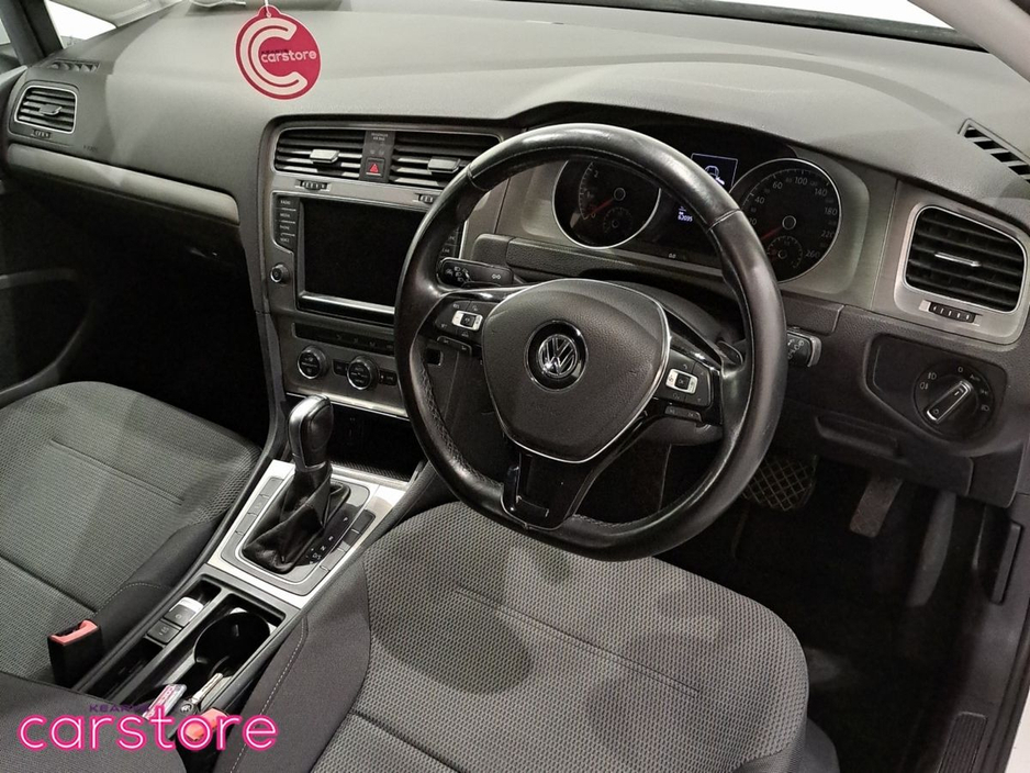 2016 Volkswagen Golf - image 15