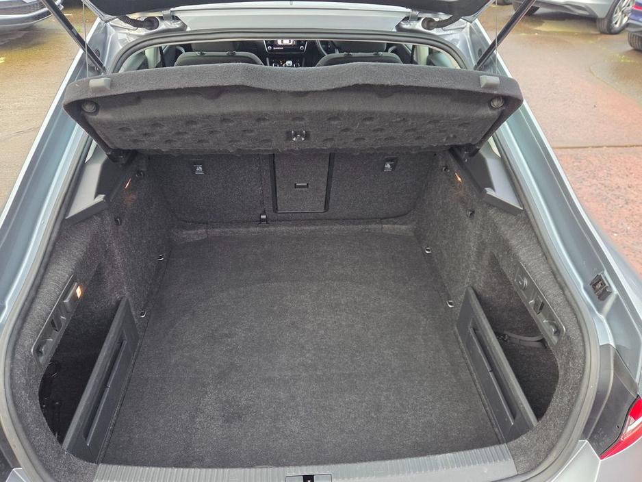 2019 Skoda Superb - image 12