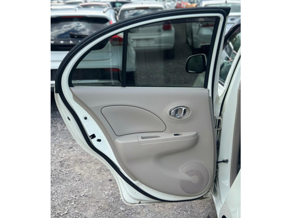 2015 Nissan March - image 10