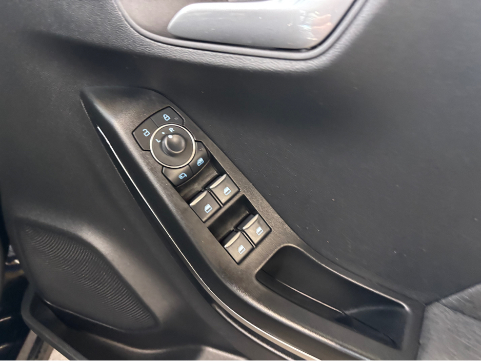 2023 Ford Puma - image 11