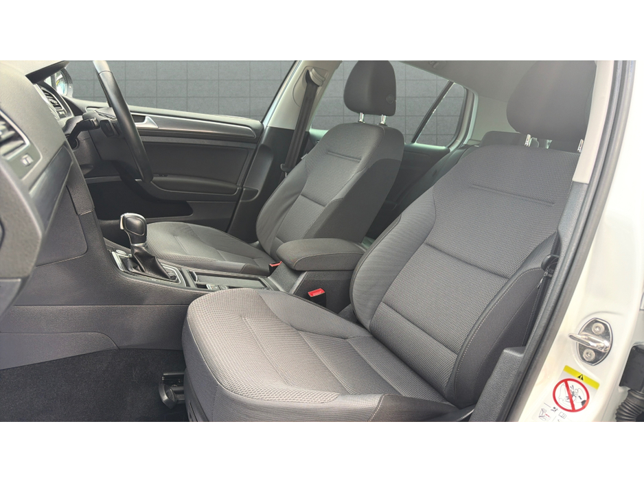 2017 Volkswagen Golf - image 29