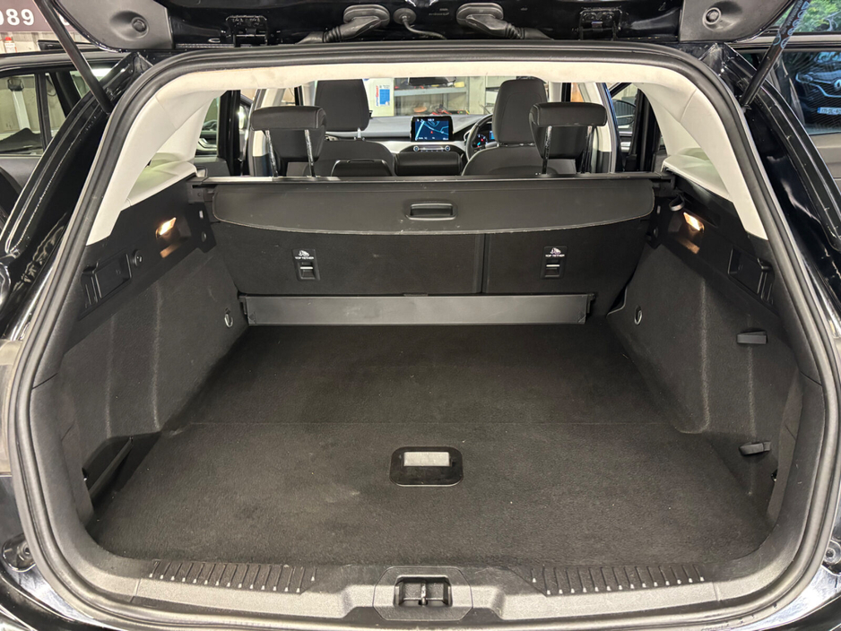 2019 Ford Focus - image 14