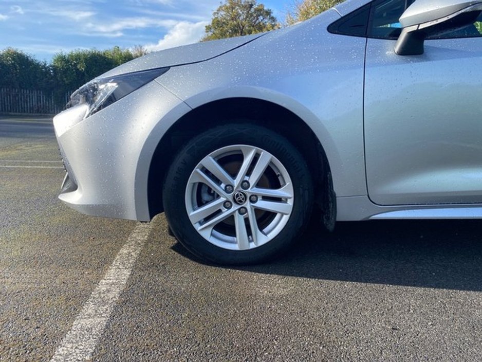 2022 Toyota Corolla COROLLA HYBRID LUNA H/B €25,950