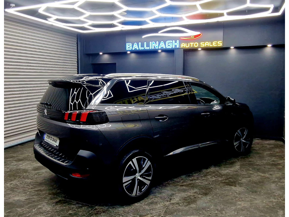 2023 Peugeot 5008 - image 15