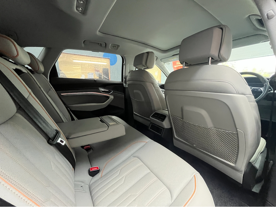 2021 Audi e-tron - image 16