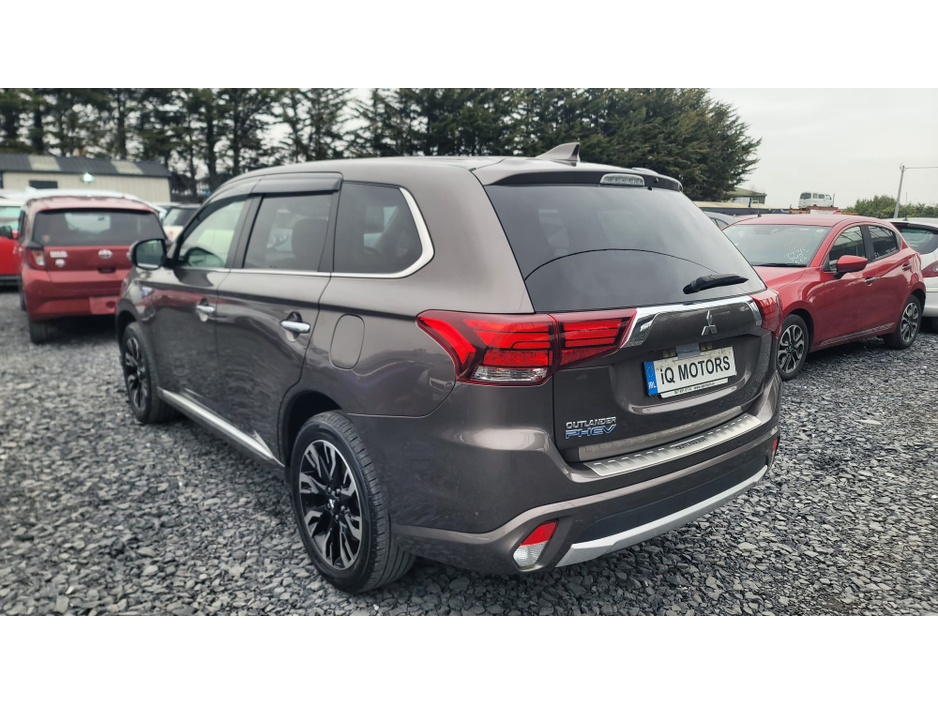 2017 Mitsubishi Outlander - image 4