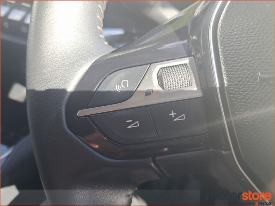 2020 Peugeot 3008 - image 19