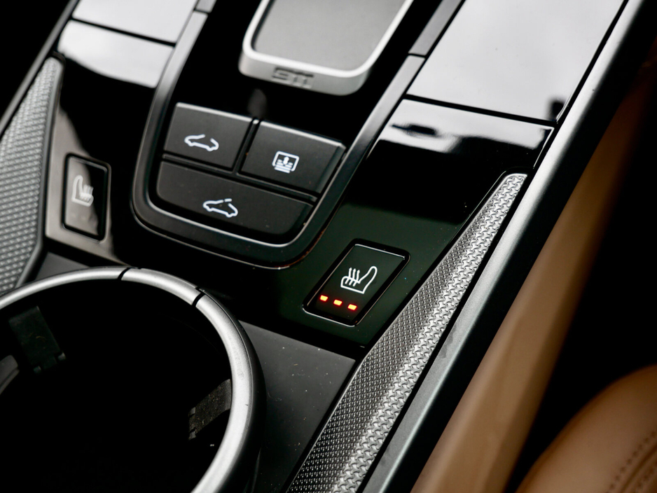 2022 Porsche 911 - image 29