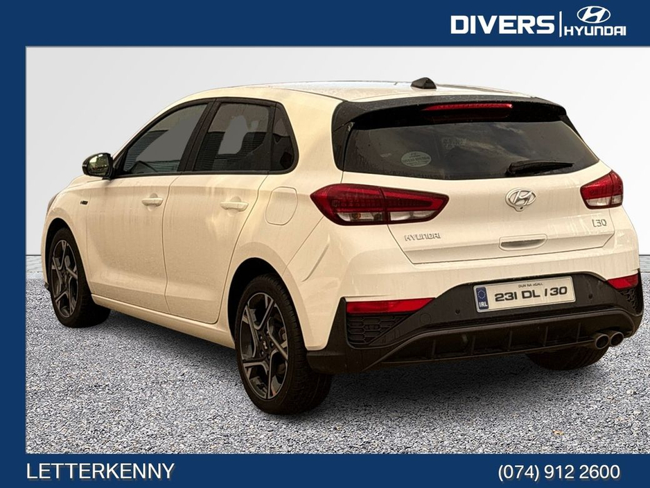 2023 Hyundai i30 - image 2