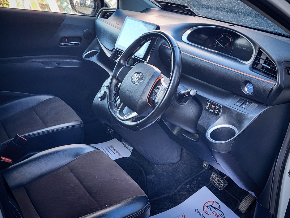 2019 Toyota Sienta - image 23