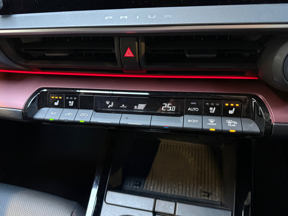 2023 Toyota Prius - image 18