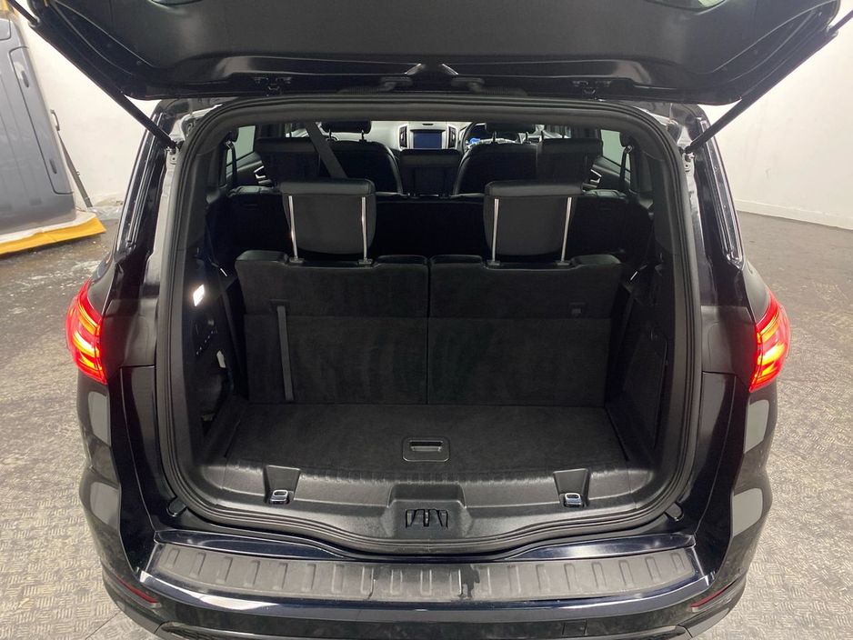 2023 Ford S-Max - image 9