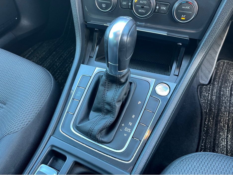 2019 Volkswagen Golf - image 17