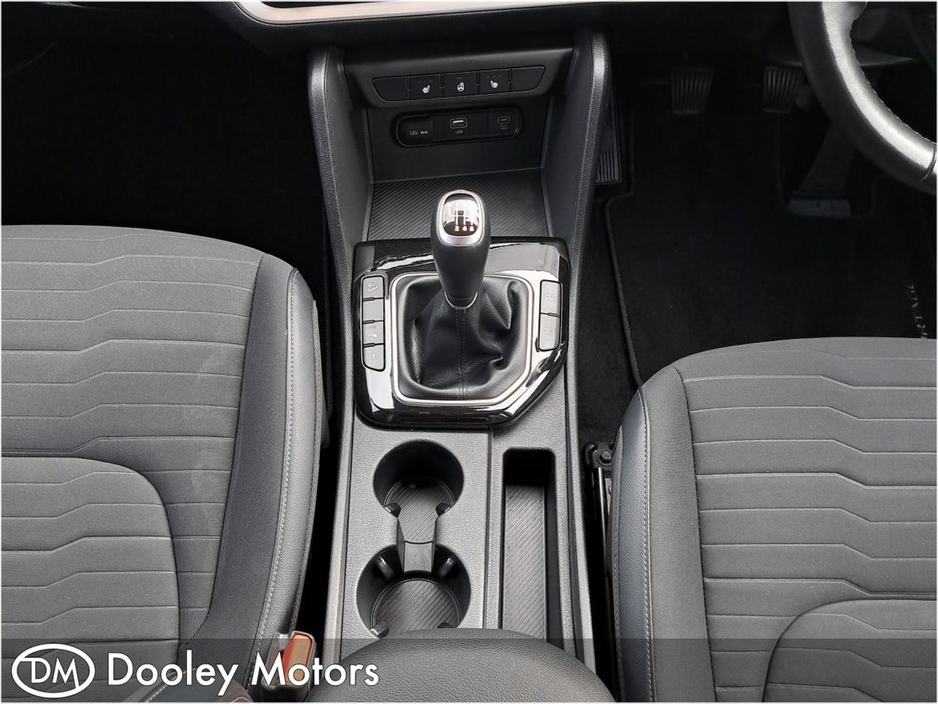 2023 Kia Sportage - image 17