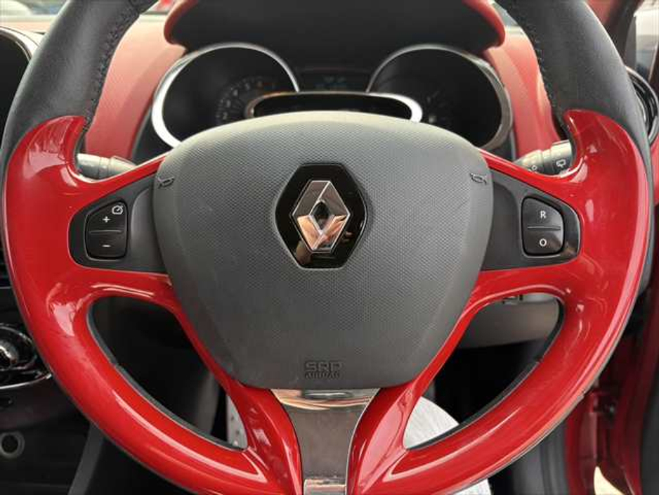 2014 Renault Clio - image 10