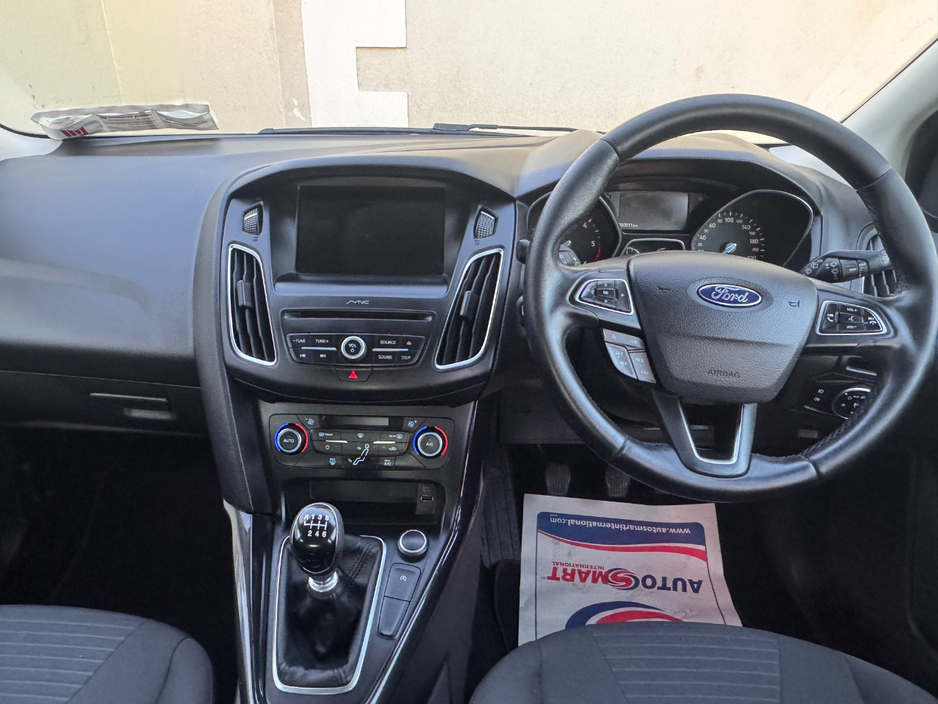 2017 Ford Focus - image 8