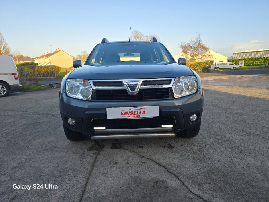 2014 Dacia Duster - image 2