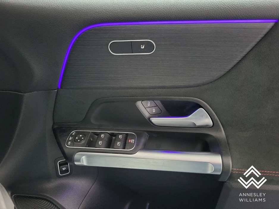 2025 Mercedes-Benz EQB - image 24