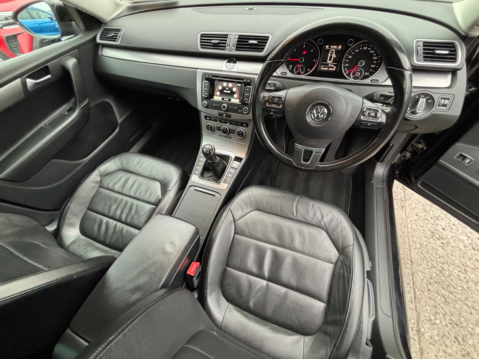 2014 Volkswagen Passat - image 27