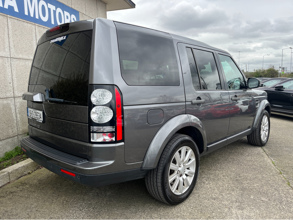 2015 Land Rover Discovery - image 4