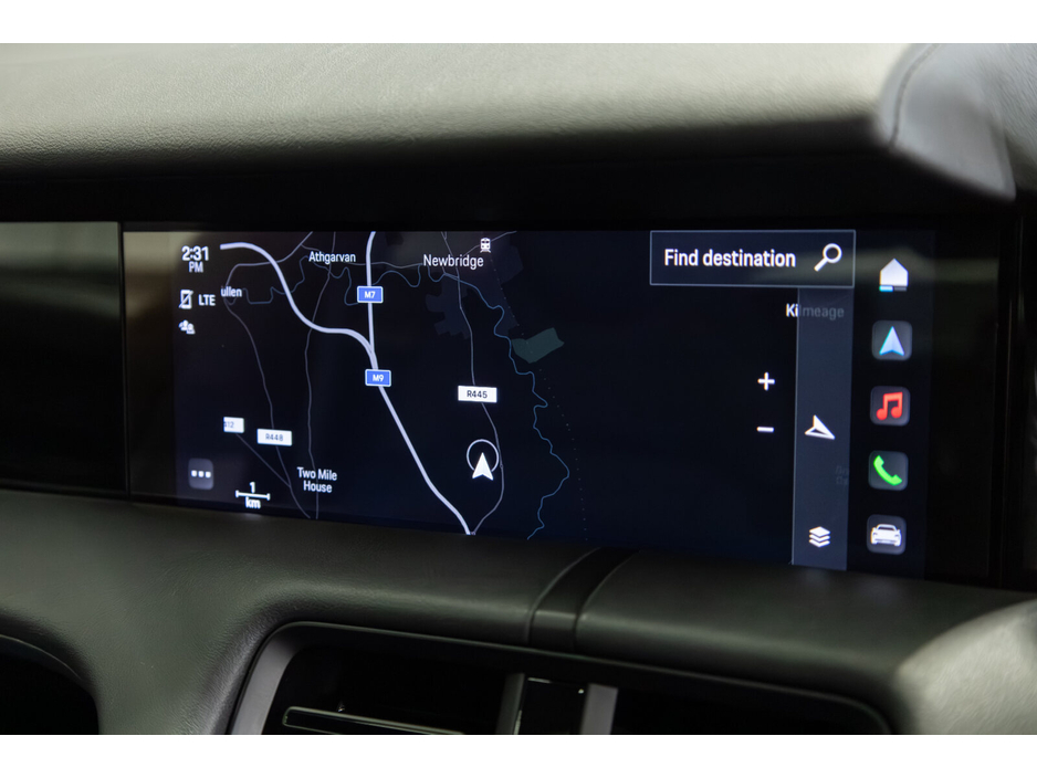 2022 Porsche Taycan - image 22