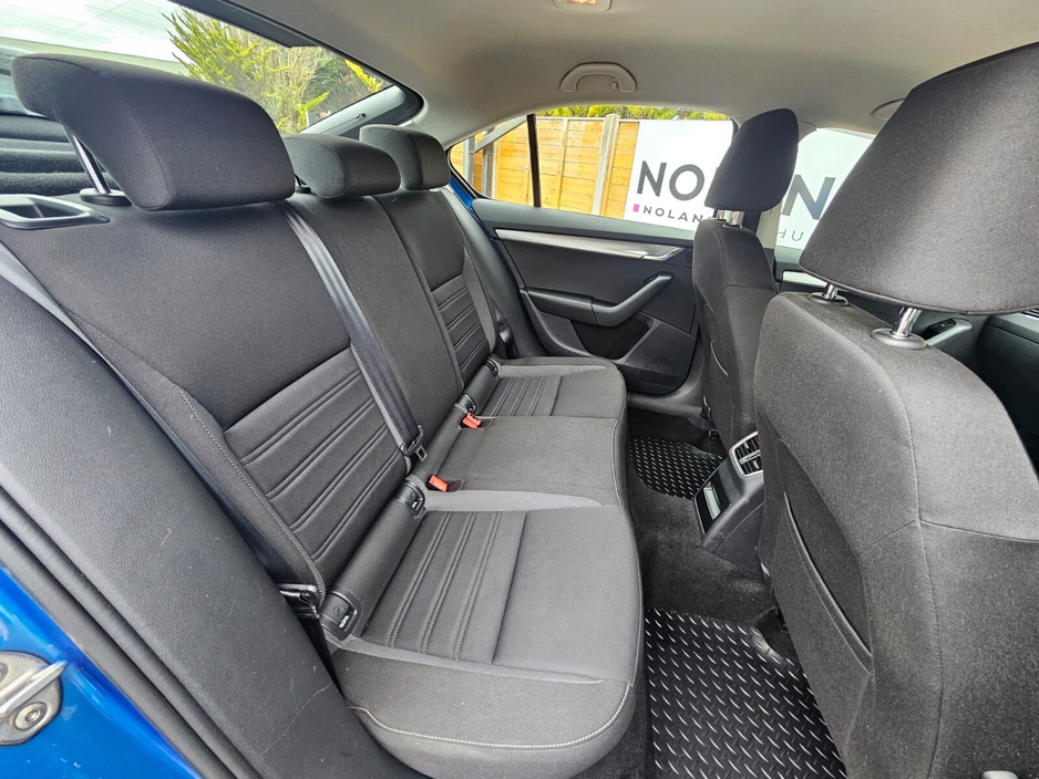 2020 Skoda Octavia - image 17