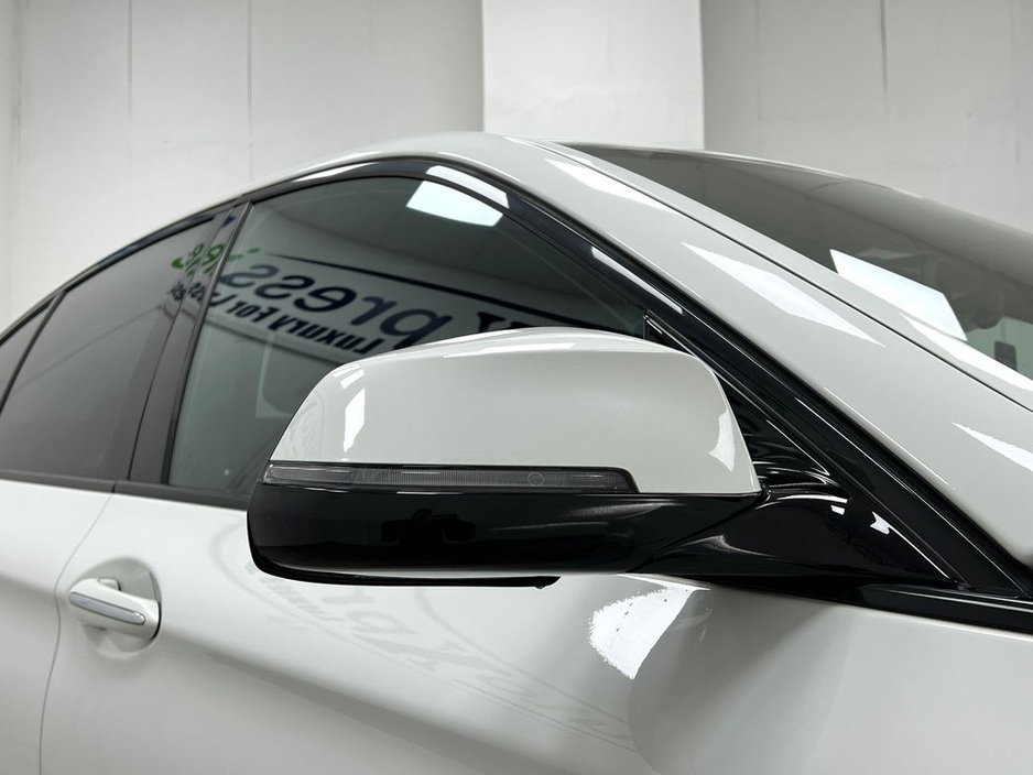 2016 BMW 5 Series - image 19