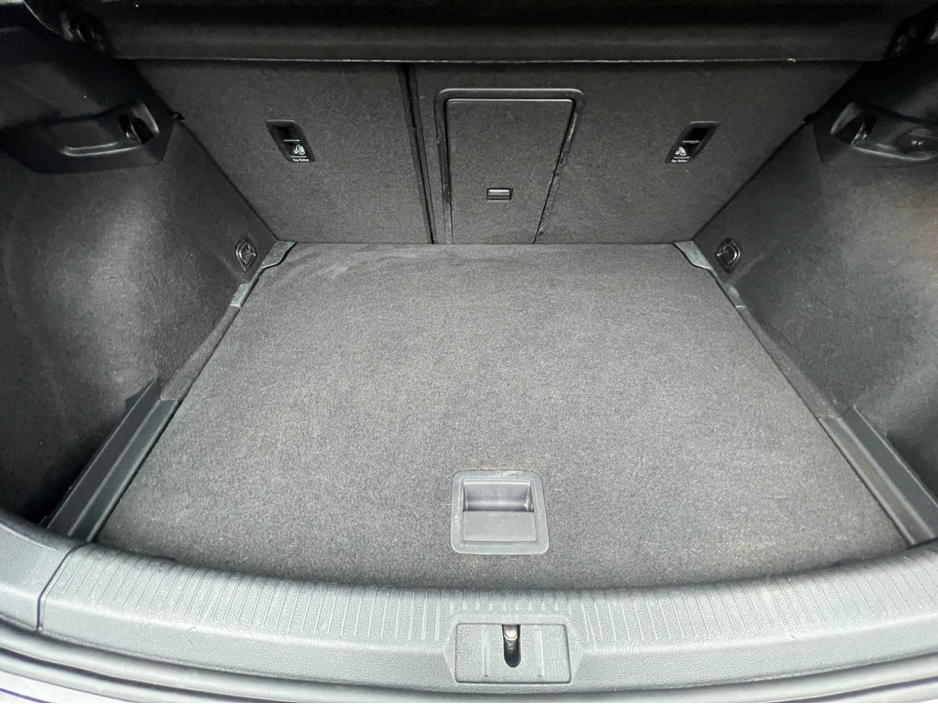 2016 Volkswagen Golf ==STUNNING CAR-1.6TDI//HEATED SEATS//FRESH NCT//SERVICED== €10,450