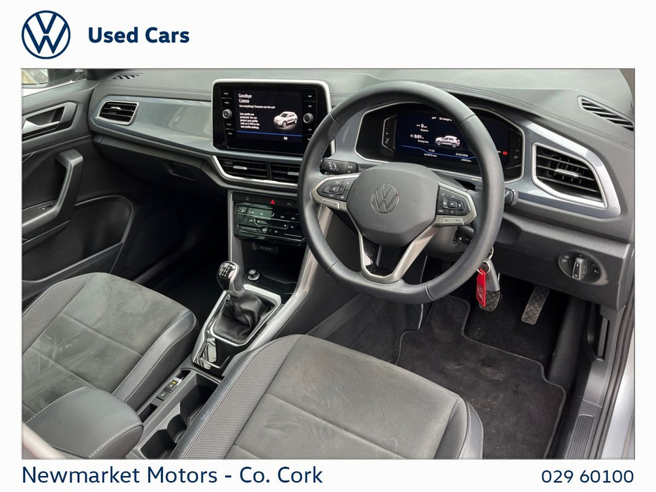 2024 Volkswagen T-Roc - image 11