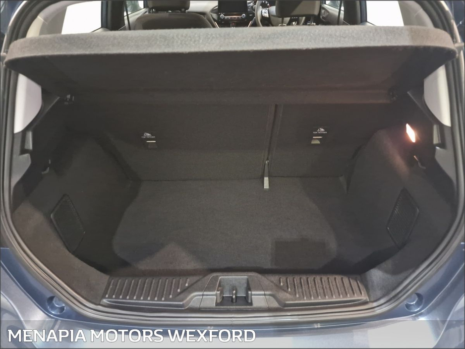 2022 Ford Fiesta - image 13