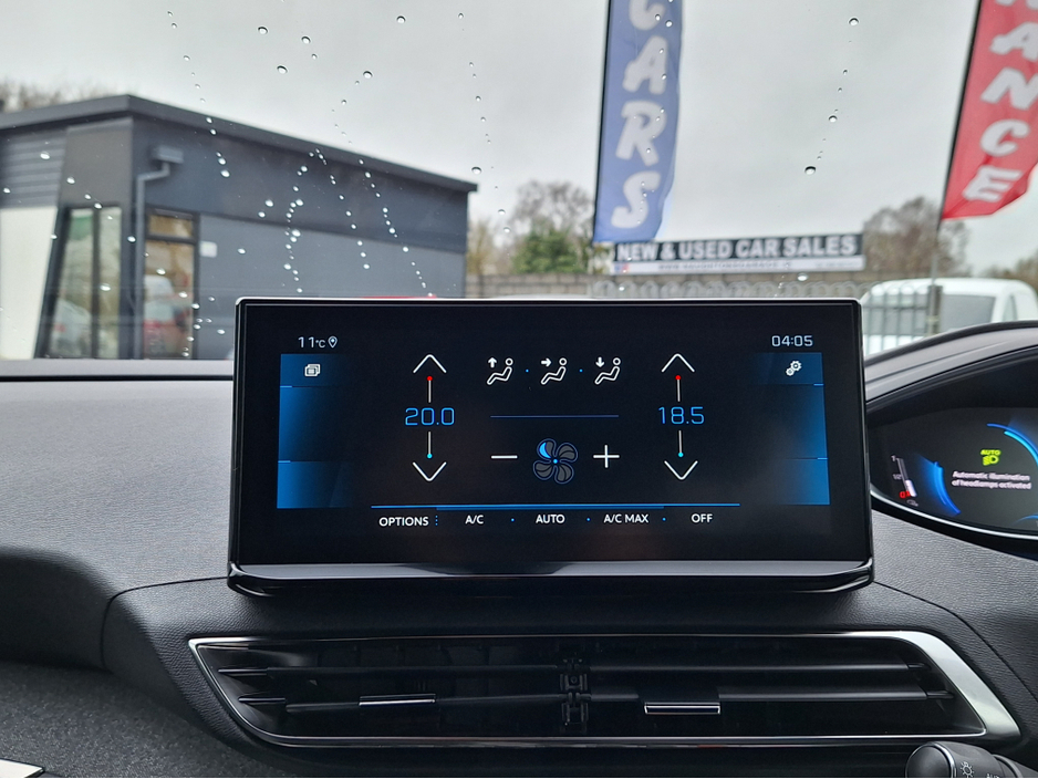 2023 Peugeot 5008 - image 28