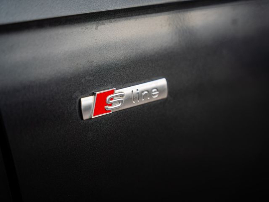 2021 Audi Q7 - image 11