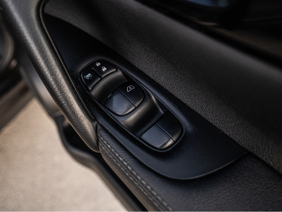 2015 Nissan Qashqai - image 28