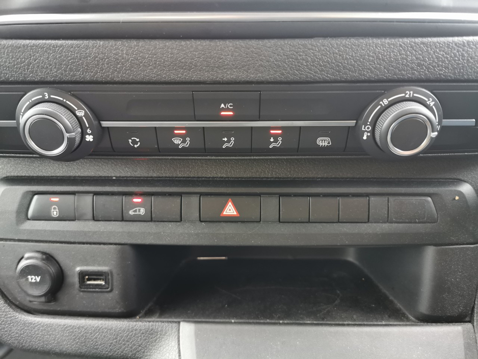 2023 Citroen Dispatch - image 15