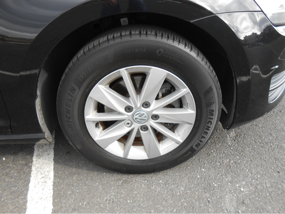 2016 Volkswagen Golf - image 21
