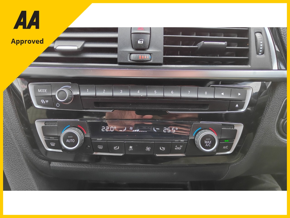 2018 BMW 3 Series - image 27