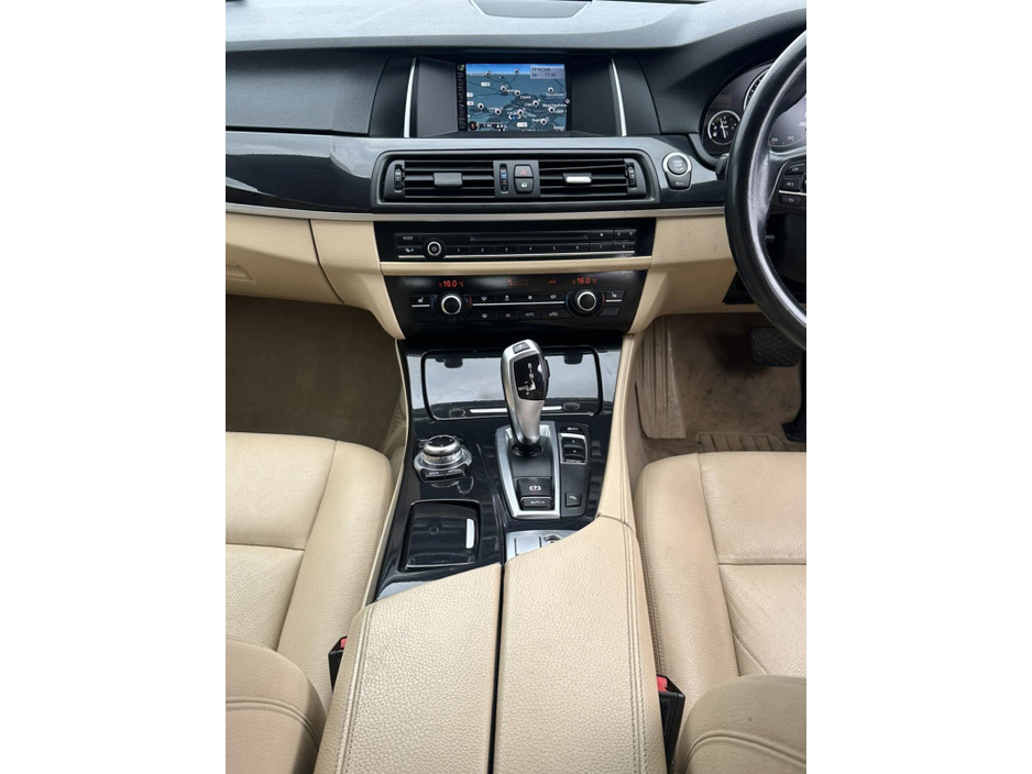 2016 BMW 5 Series - image 14