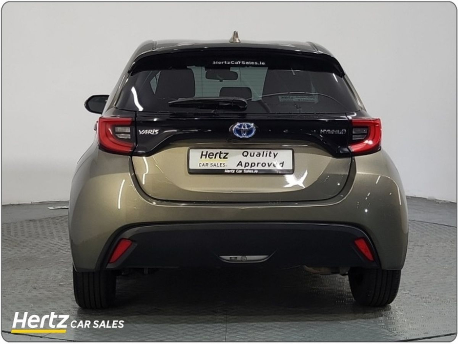 2023 Toyota Yaris - image 19