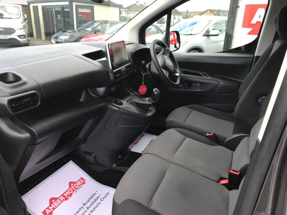 2019 Vauxhall Combo - image 23